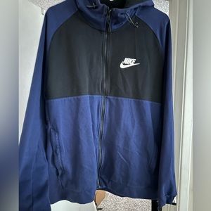 NIKE ZIP UP HOODIE, Used but great condition, Size XL